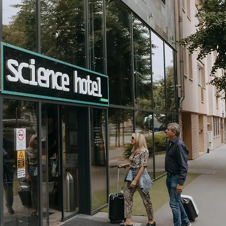 Science Premium Hotel 4*