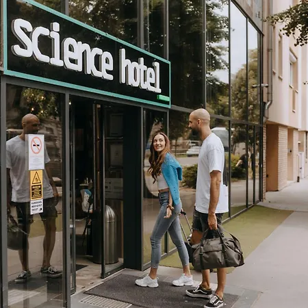 Science Premium Szálloda