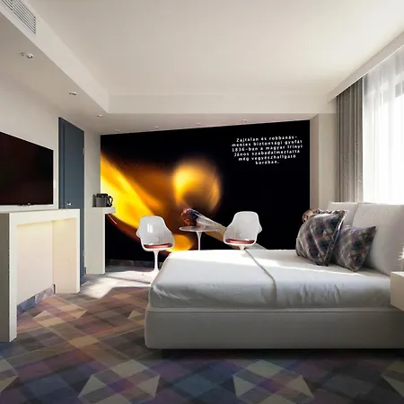 Hotell Science Premium 4*