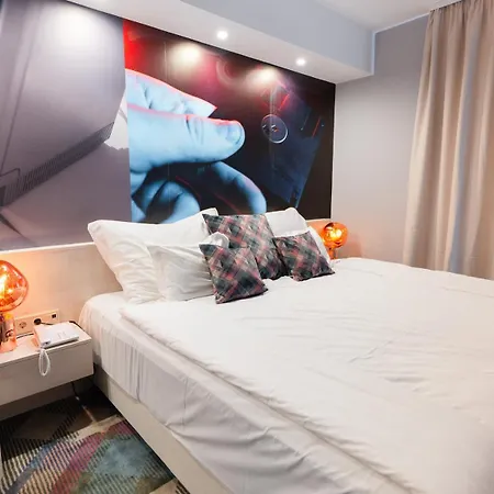 Otel Science Premium Segedin